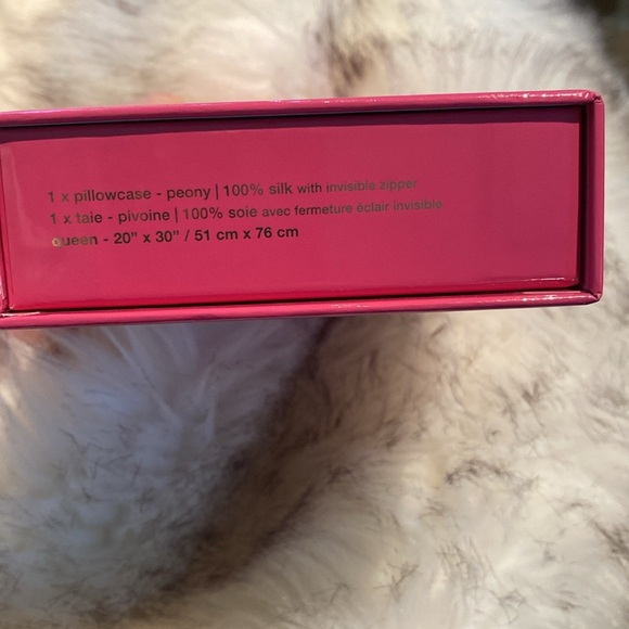 Slip silk pillowcase queen size color Peony NIB - Picture 3 of 8